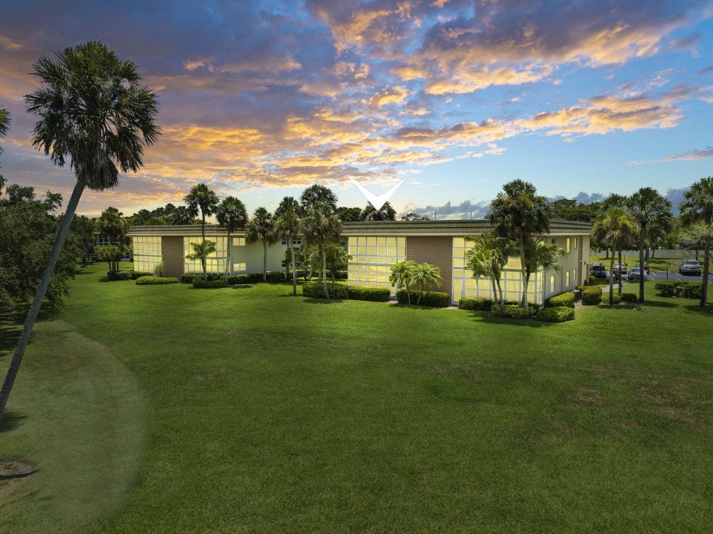 27 Vista Gardens Trl #106, Vero Beach