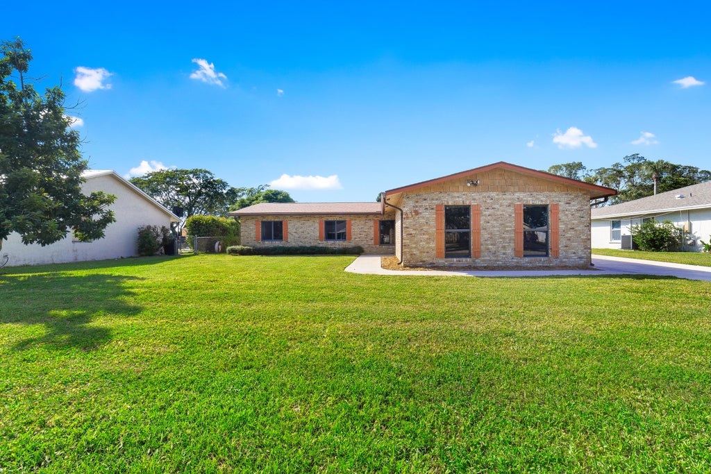 215 Sandpiper Av, Royal Palm Beach