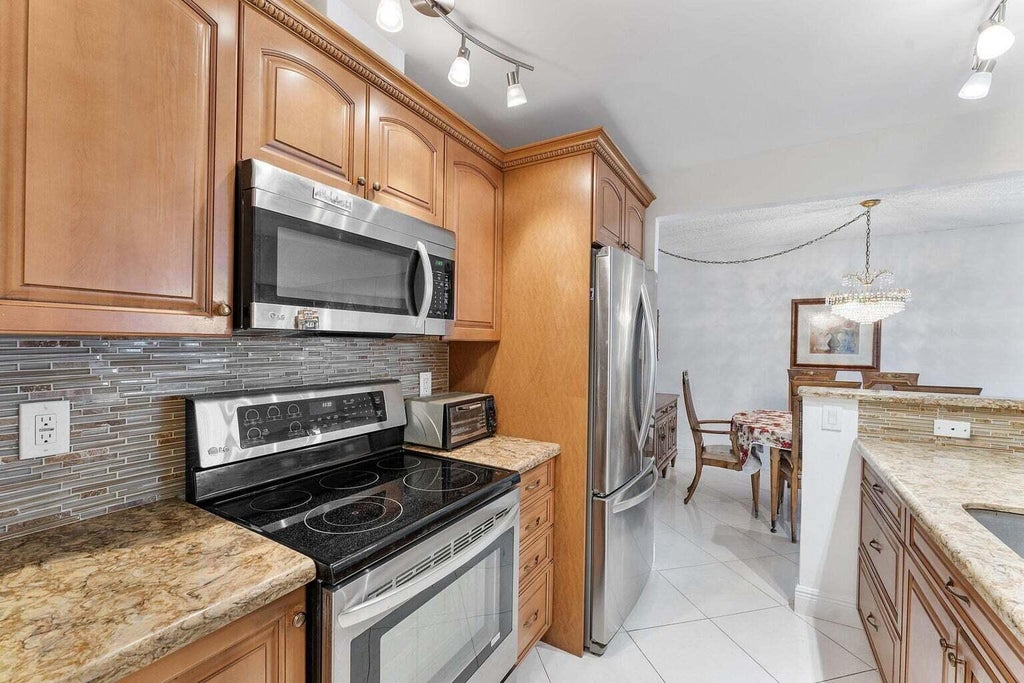 1009 N Ocean Blvd #511, Pompano Beach