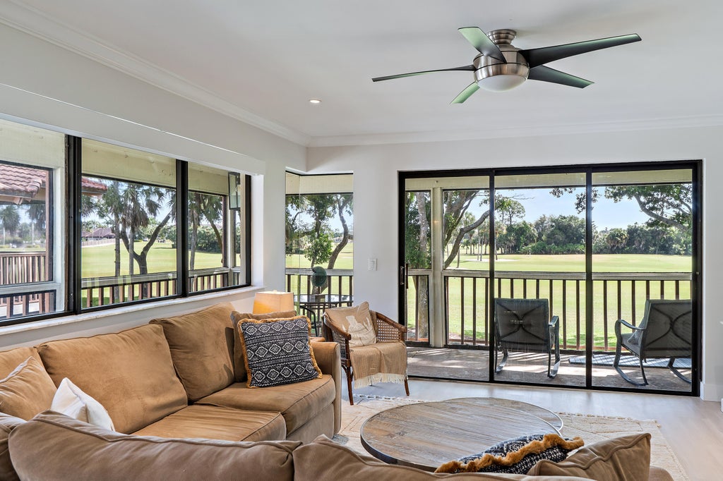 438 S Brackenwood Lane S, Palm Beach Gardens