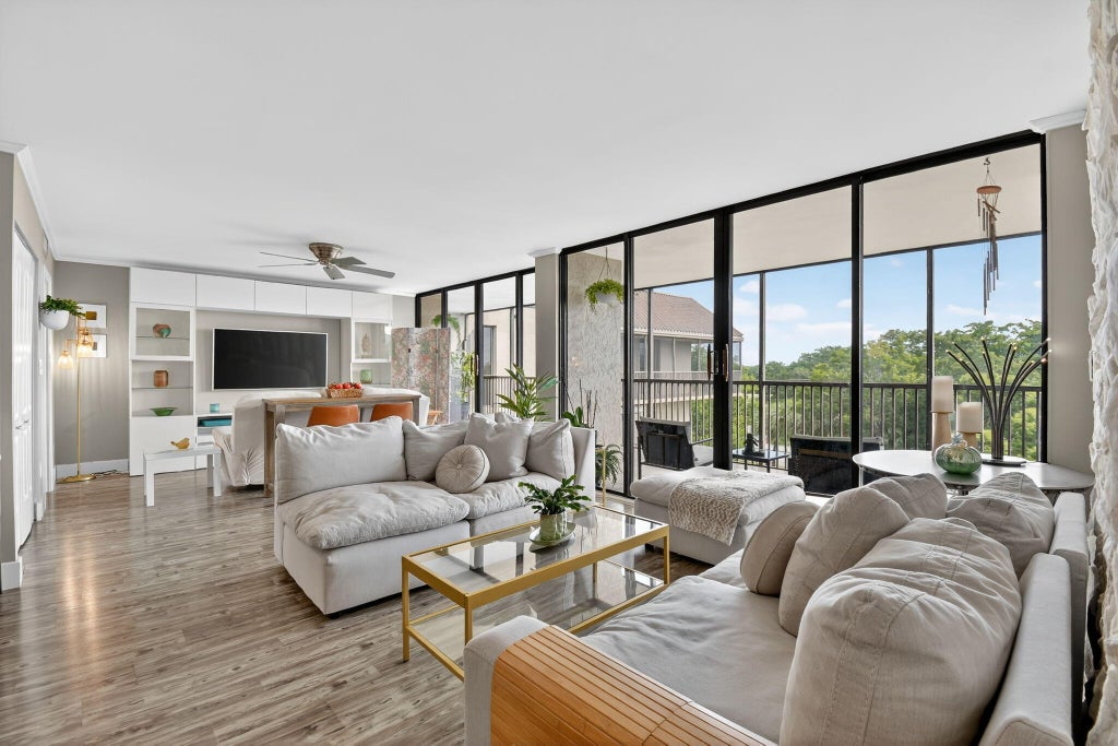 2816 N 46th Av #j682, Hollywood