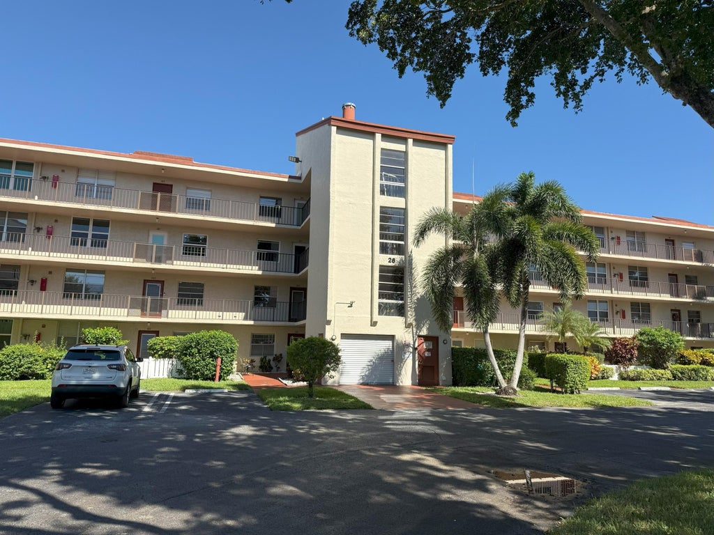 26 Abbey Lane #104, Delray Beach
