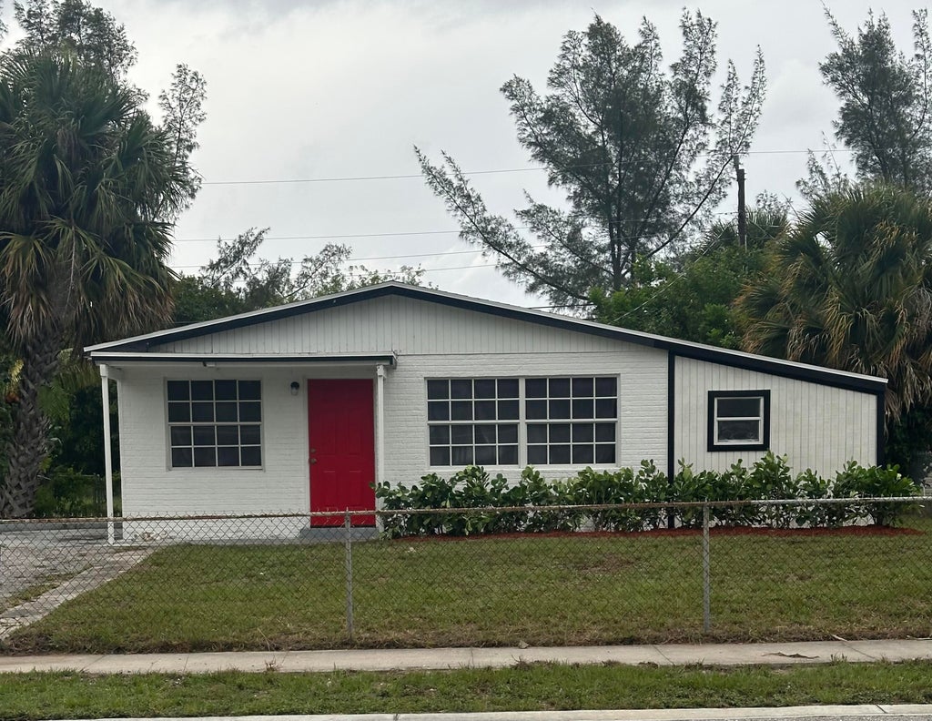 1210 Avenue R, Riviera Beach