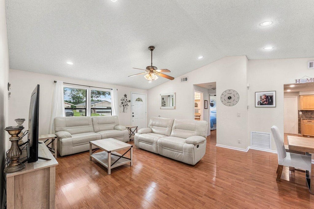 8340 Mildred Dr W, Boynton Beach