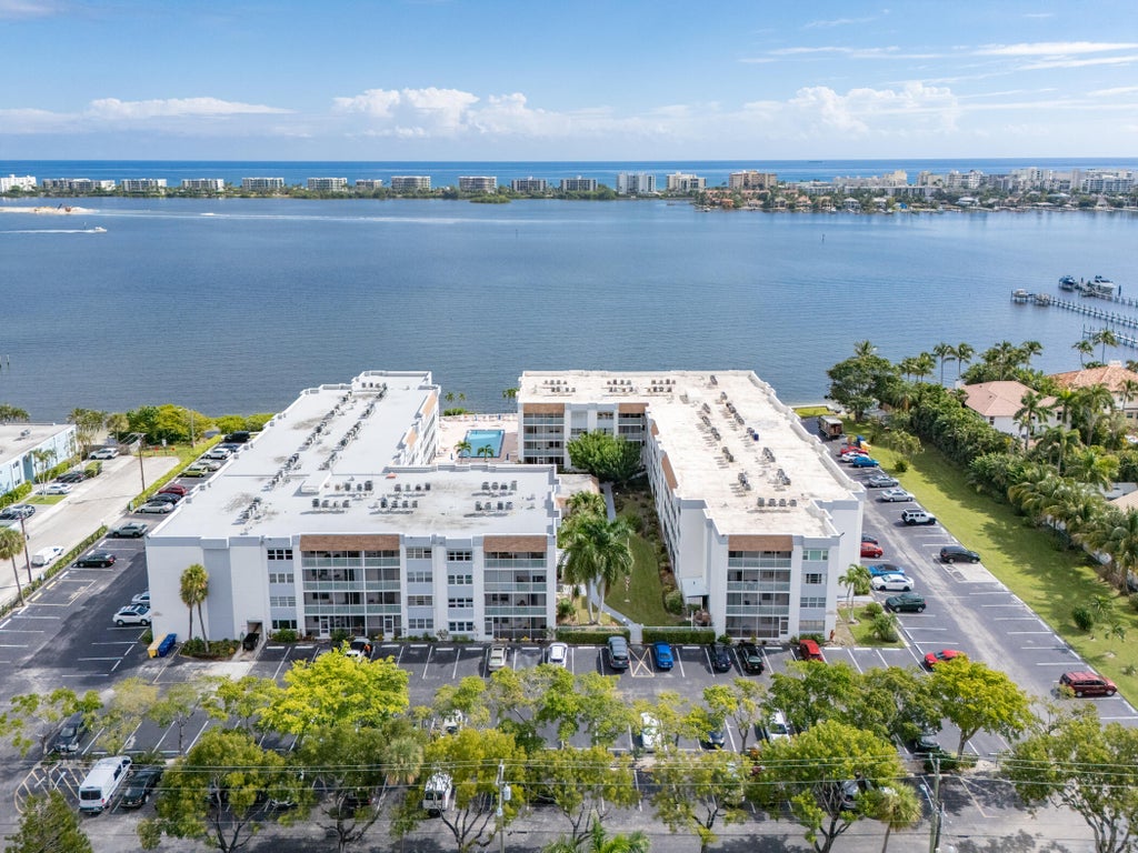1516 S Lakeside Dr #411, Lake Worth Beach