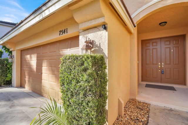 4 of 56 - 7541 Downwinds Lane, Lake Worth, FL
