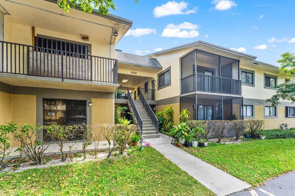 522 Trace Cir #209, Deerfield Beach