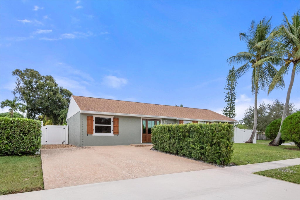 10067 Yeoman Lane, Royal Palm Beach