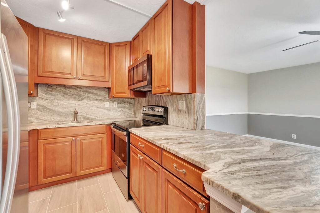 445 Flanders J, Delray Beach