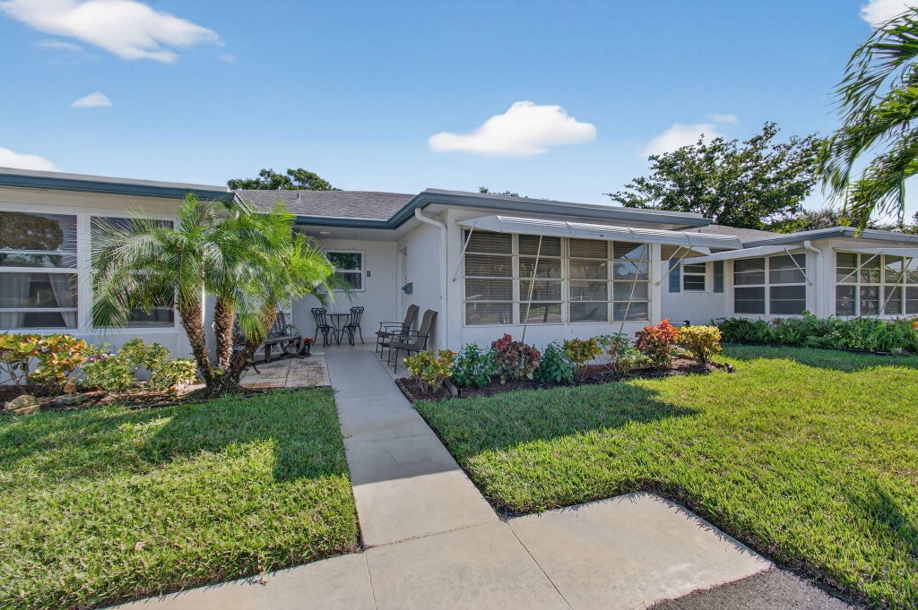 1225 Club Dr W #b, Delray Beach