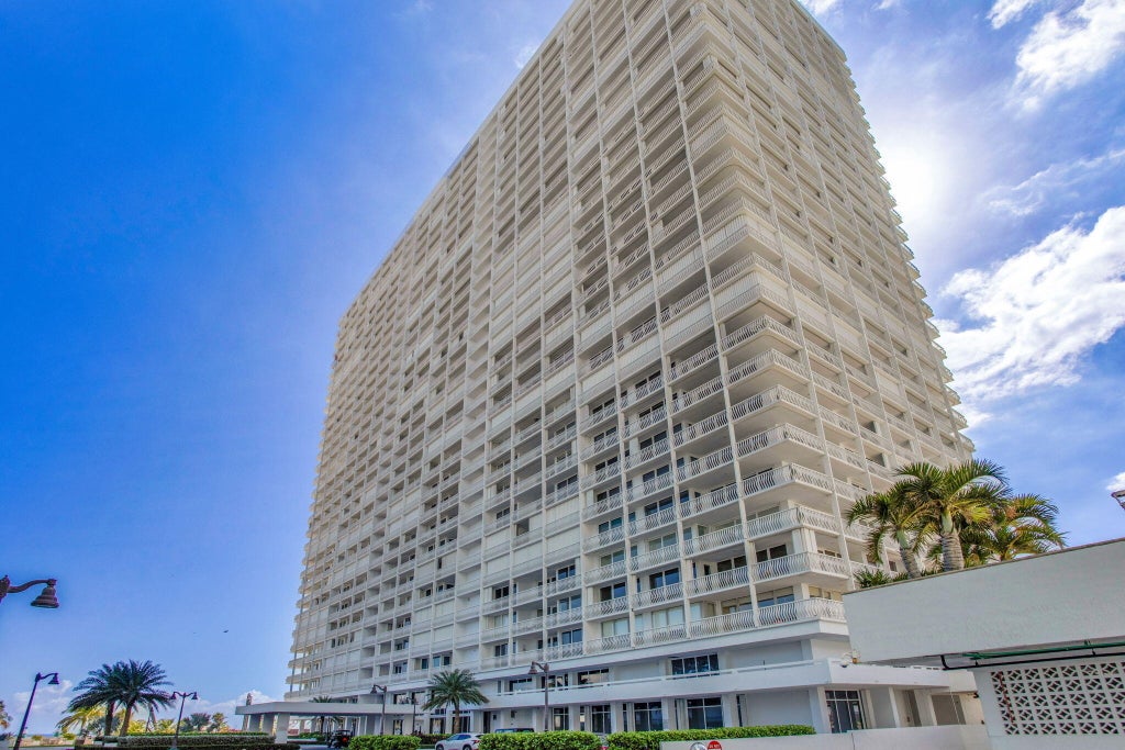 2200 S Ocean Lane #806, Fort Lauderdale