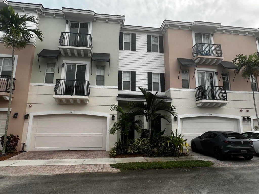 565 Nw 35th Lane, Boca Raton