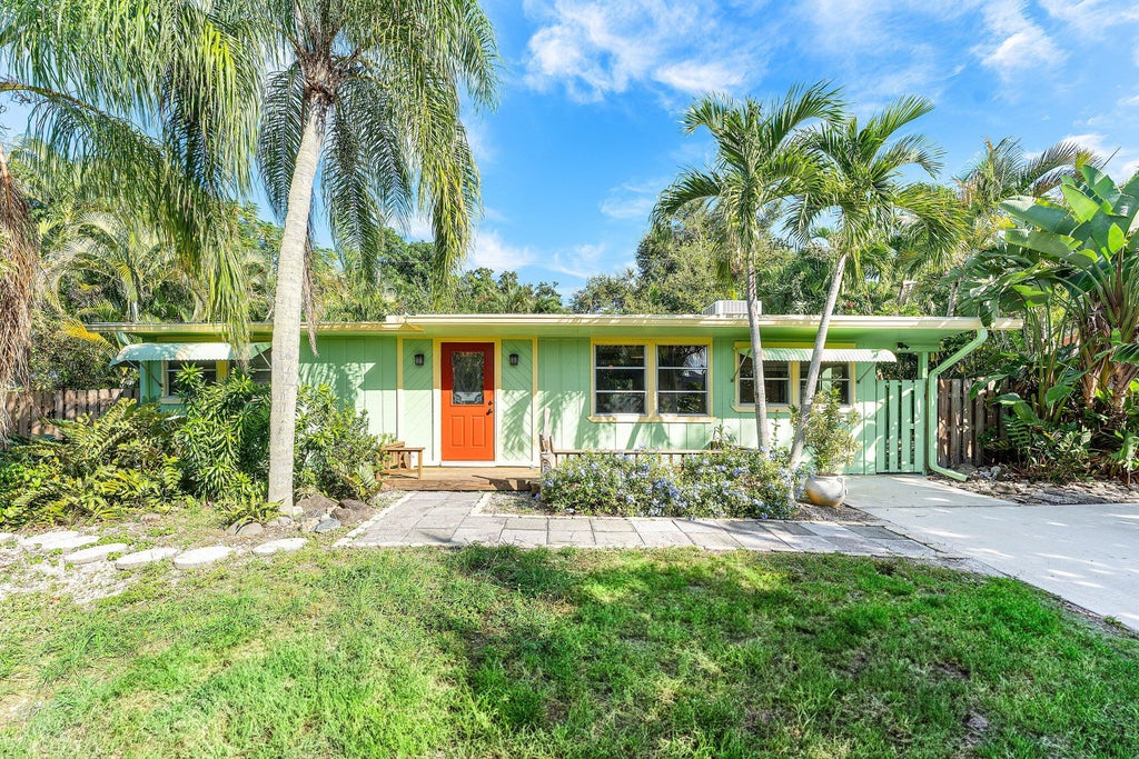 1395 Ne Waveland Av E, Jensen Beach