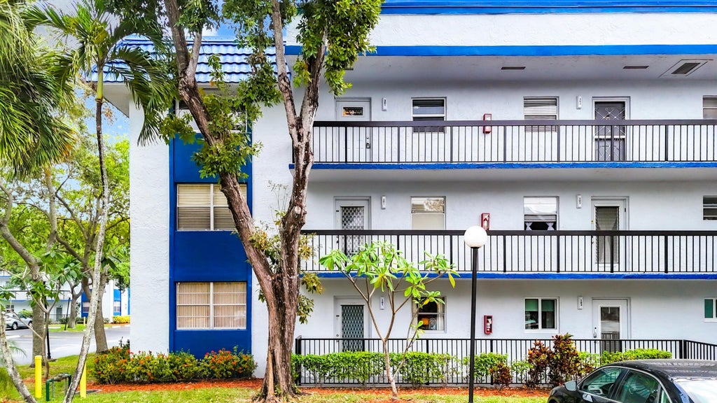 3090 Holiday Springs Blvd #310, Margate