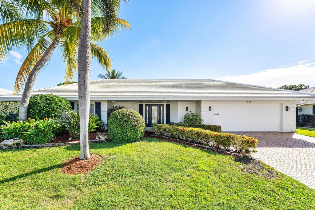 1332 Sw Tamarind Way, Boca Raton