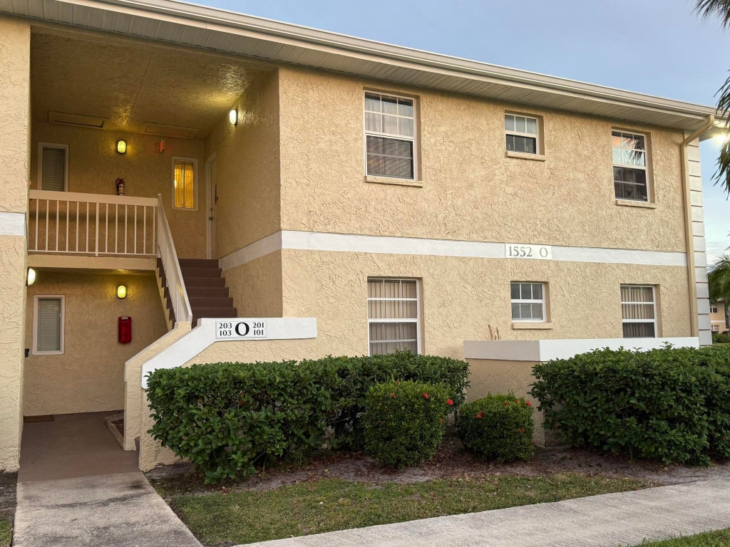 1552 Se Royal Green Cir #201, Port Saint Lucie