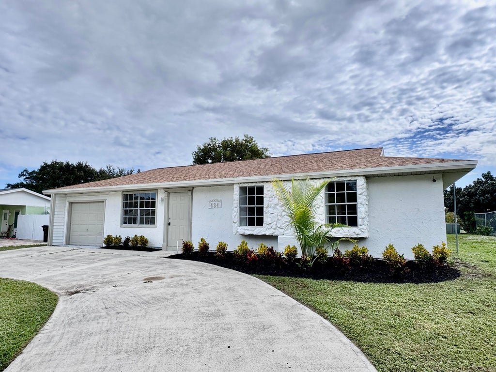 434 Ne Electra Av, Port Saint Lucie