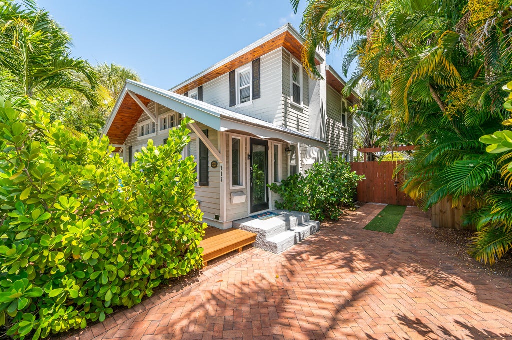 715 Palm St, West Palm Beach