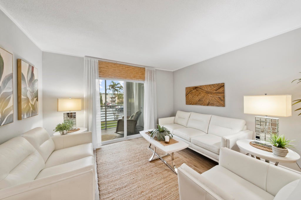 2856 S Garden Dr #205, Lake Worth