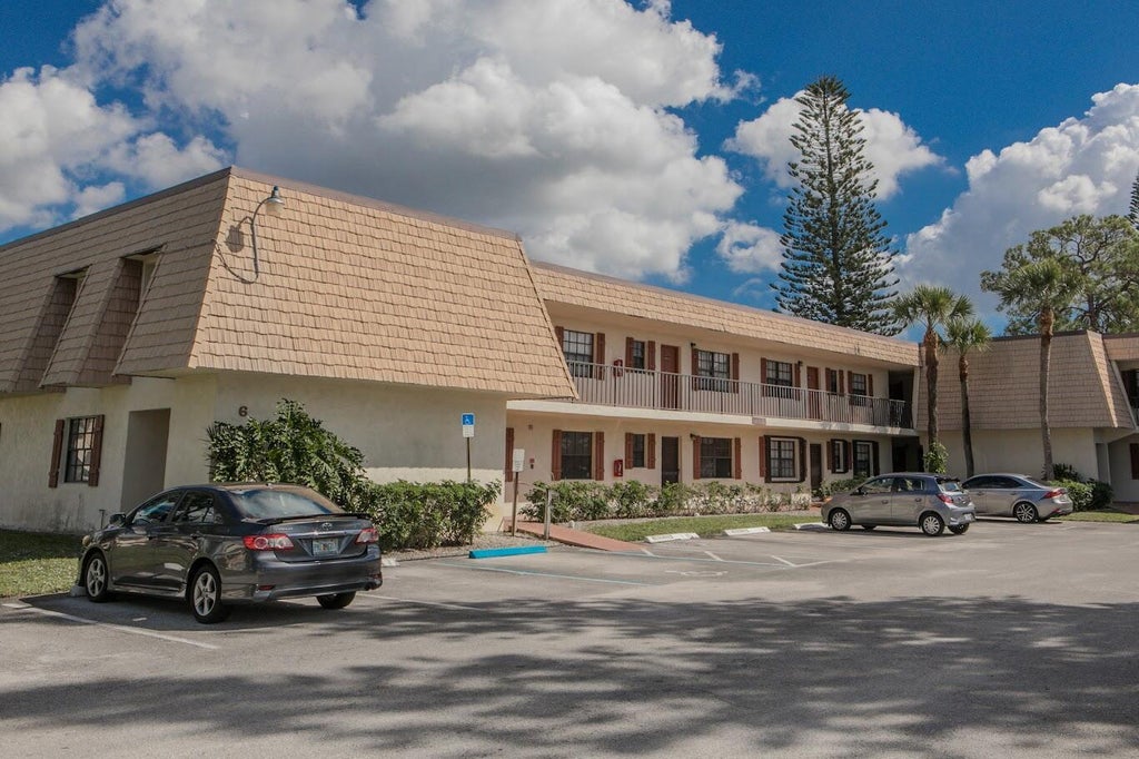 4464 Oak Terrace Dr, Greenacres