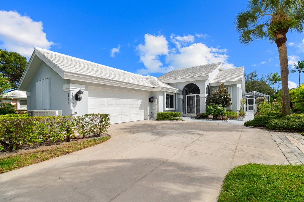 2368 Saratoga Bay Dr, West Palm Beach