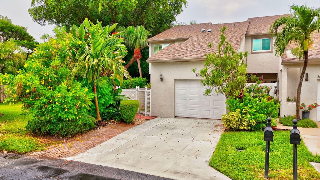 6758 Canary Palm Cir, Boca Raton
