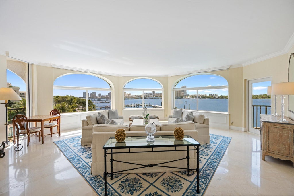 200 Bradley Pl #303, Palm Beach