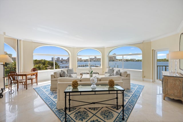 200 Bradley Pl #303, Palm Beach