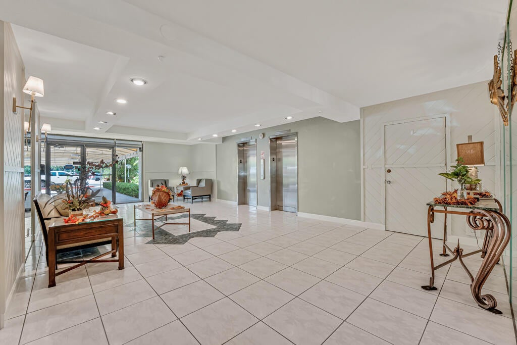 3051 N Course Dr #110, Pompano Beach