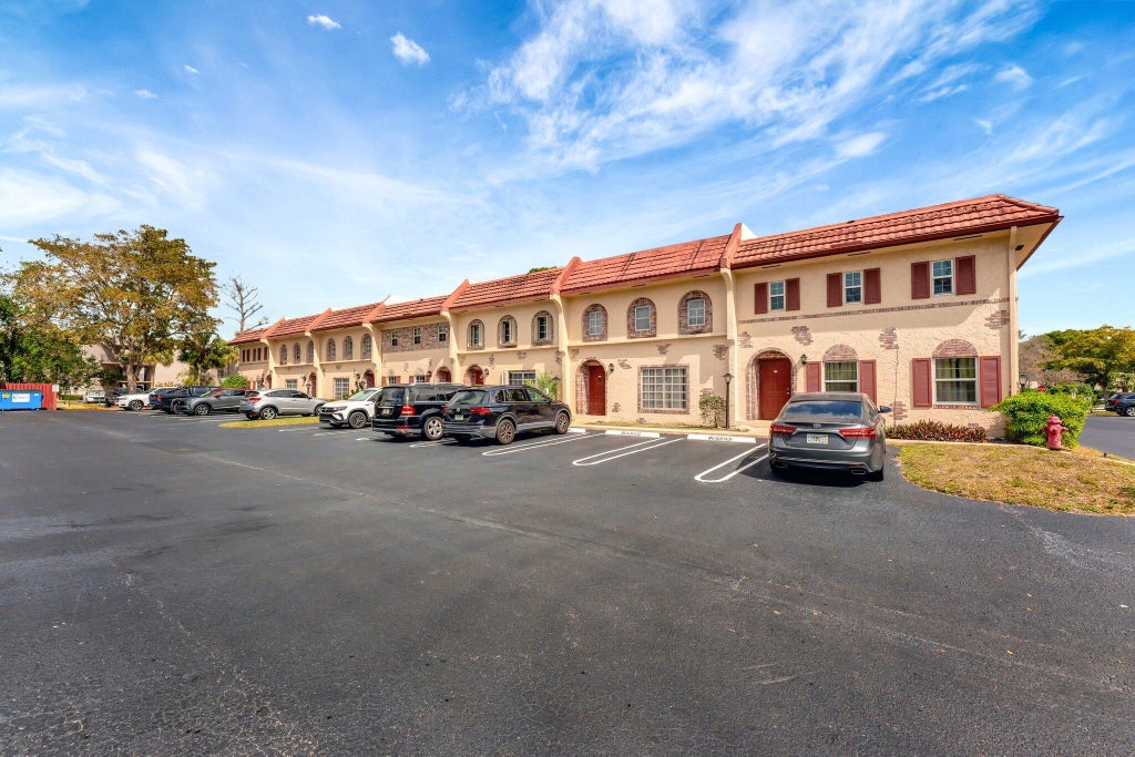 3058 Riverside Dr #d7, Coral Springs