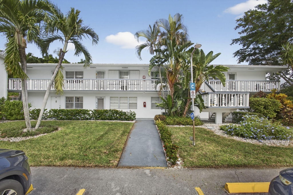 64 Canterbury C, West Palm Beach