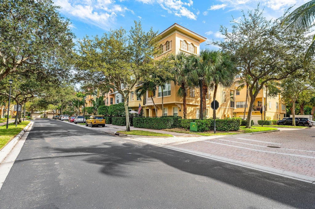 2446 San Pietro Cir, Palm Beach Gardens