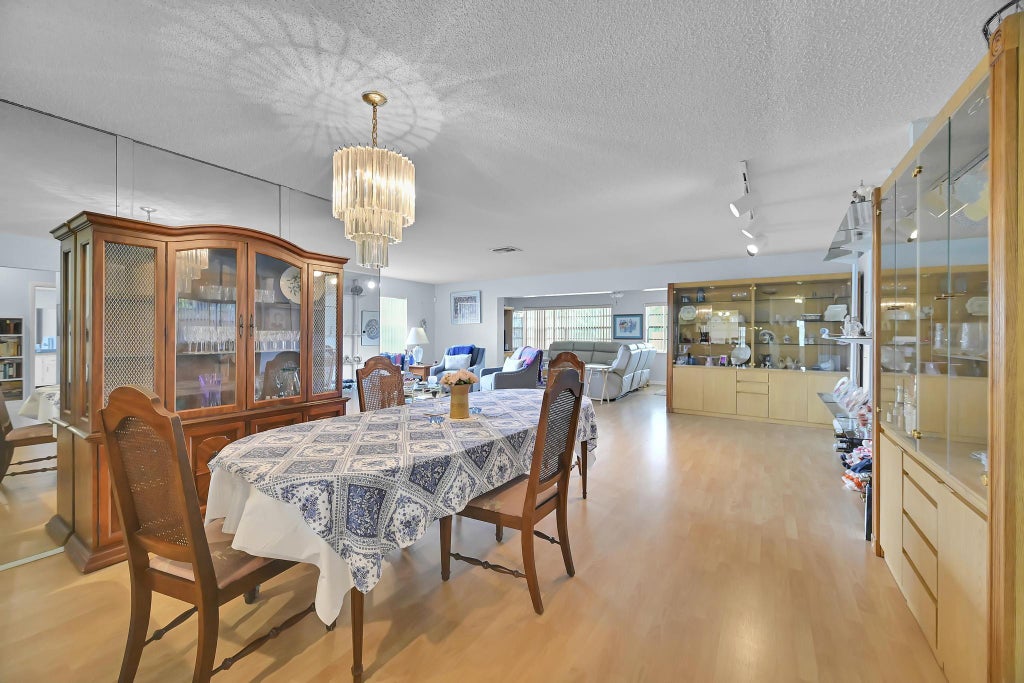 6127 Rainbow Cir, Greenacres