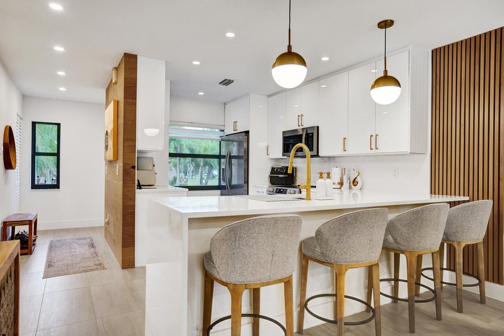 9293 Vista Del Lago #15f, Boca Raton