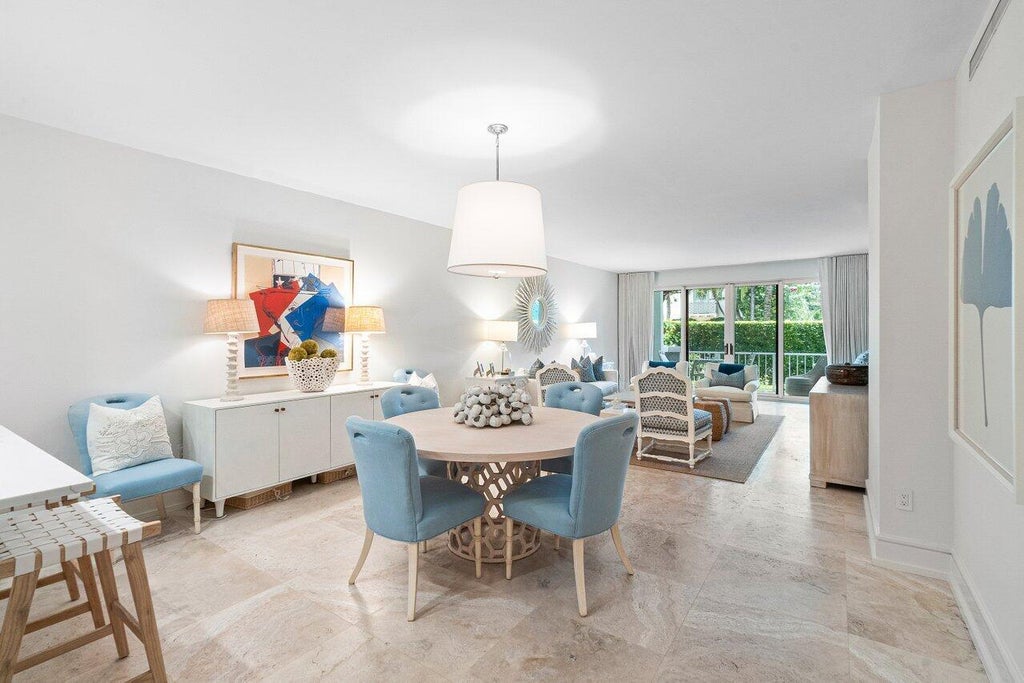 127 Peruvian Av #101, Palm Beach