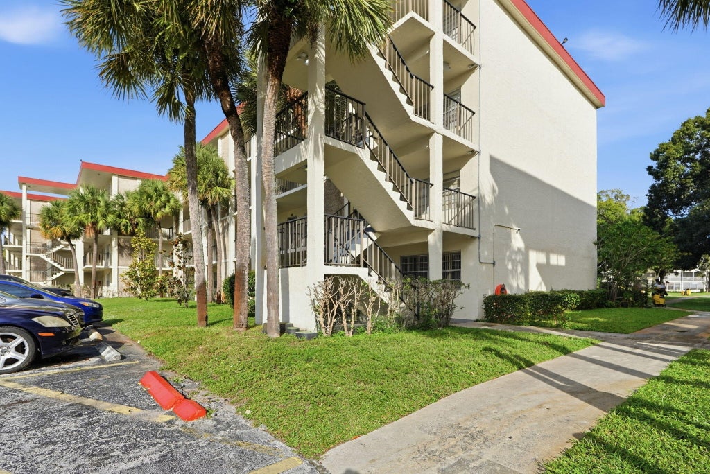 3000 Nw 48th Ter #130, Lauderdale Lakes
