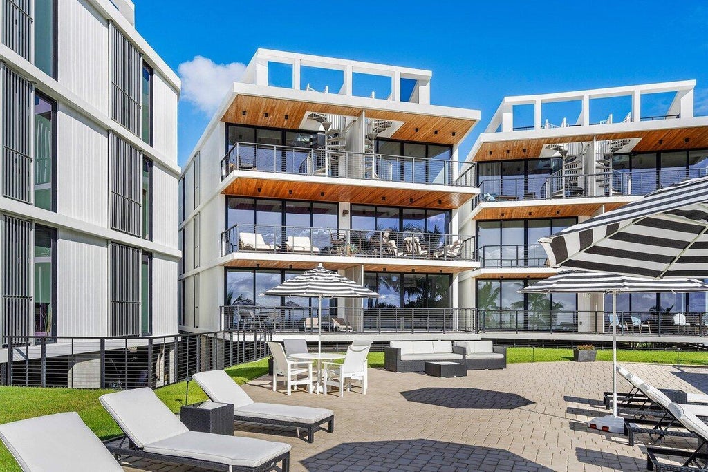 106 Inlet Way #304, Palm Beach Shores