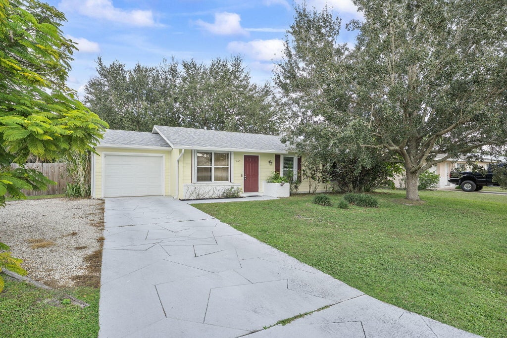 943 Se Odonnell Lane, Port Saint Lucie