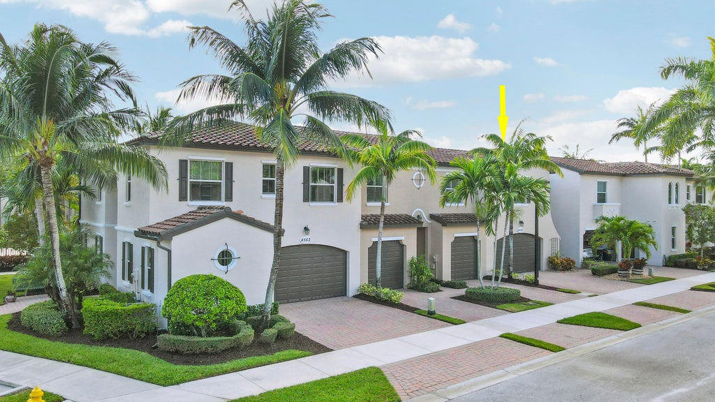 4558 Mediterranean Cir, Palm Beach Gardens