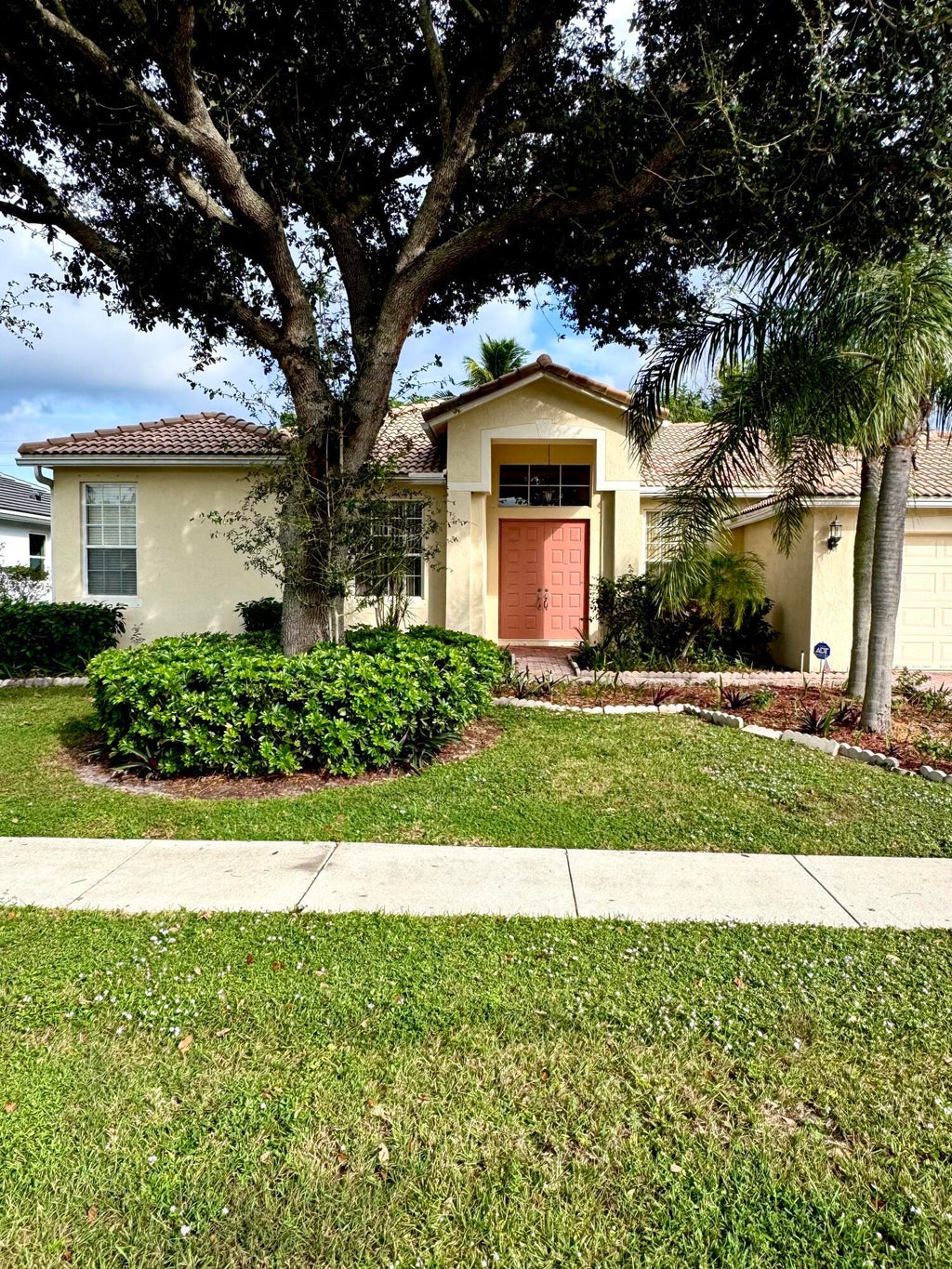 3760 Cypress Lake Dr, Lake Worth