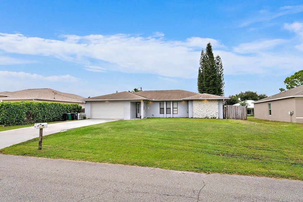 622 Sw Hogan St, Port Saint Lucie