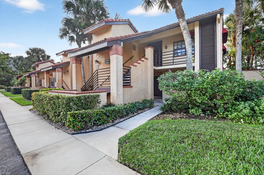 11281 Aspen Glen Dr #104, Boynton Beach