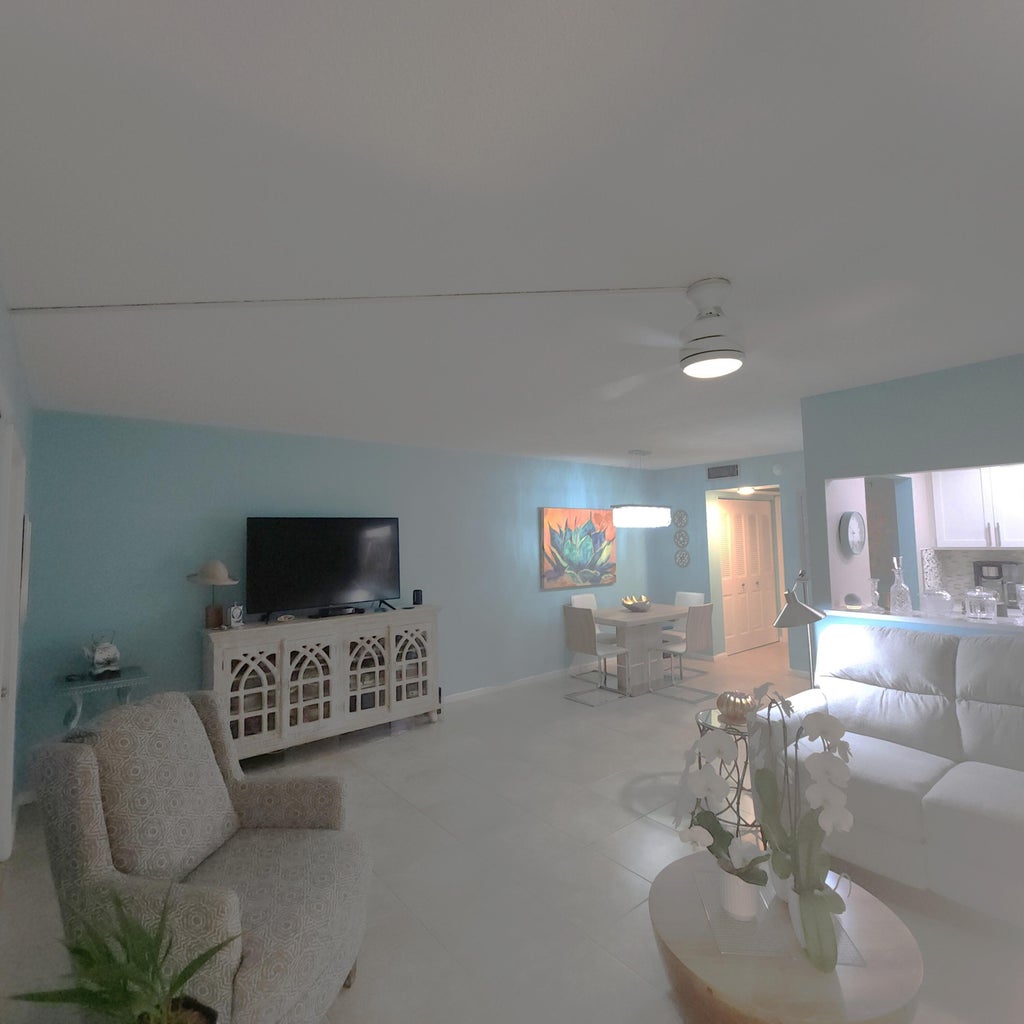 424 Dover B, West Palm Beach