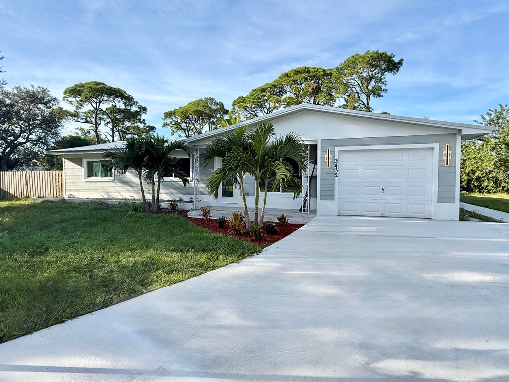 3432 Southern Pines Dr, Fort Pierce