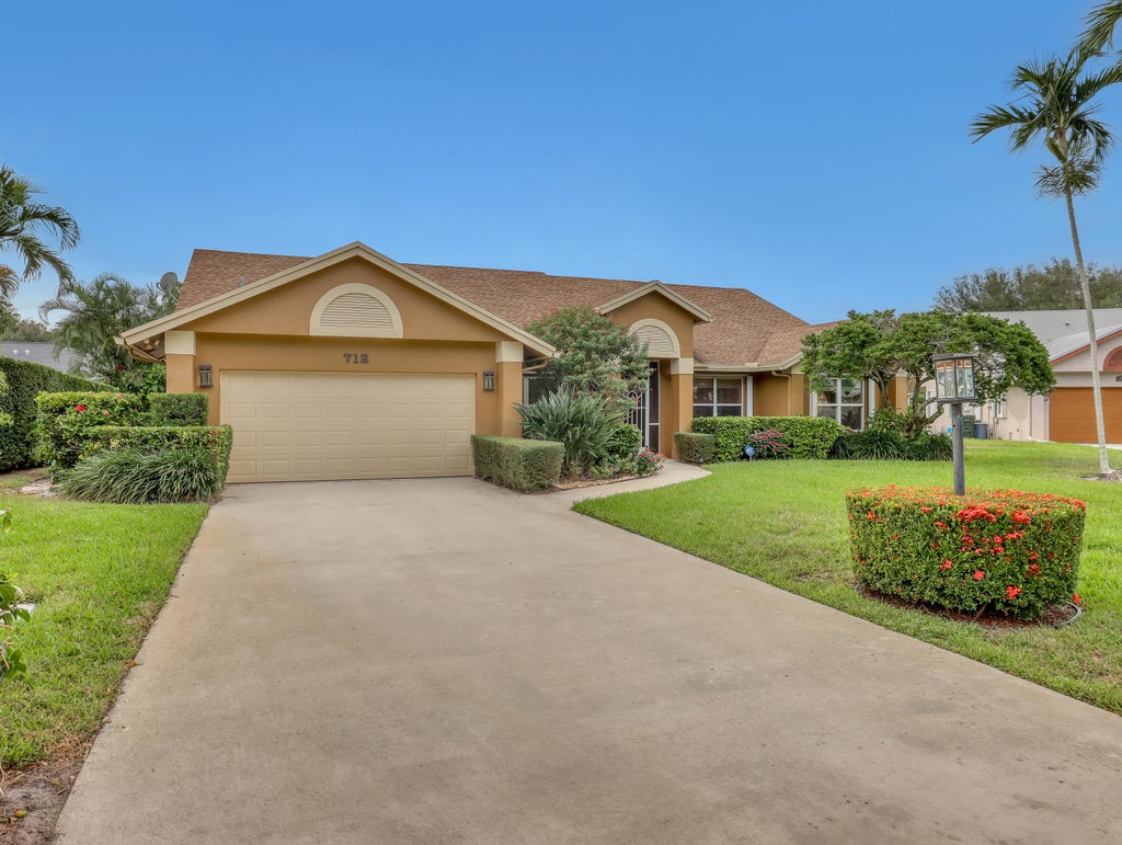 712 Golf Ct, Delray Beach