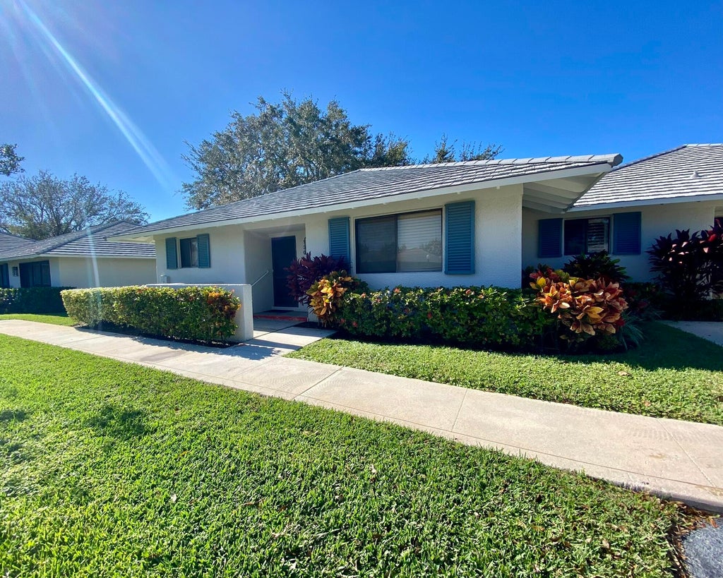 130 Club Dr, Palm Beach Gardens