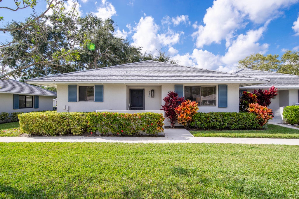 130 Club Drive, Palm Beach Gardens