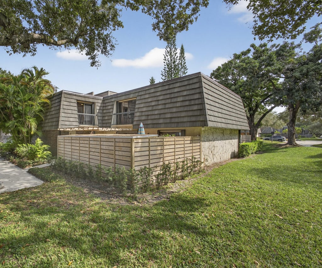 608 6th Ter, Palm Beach Gardens