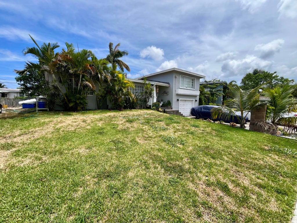 1424 Crest Dr, Lake Worth