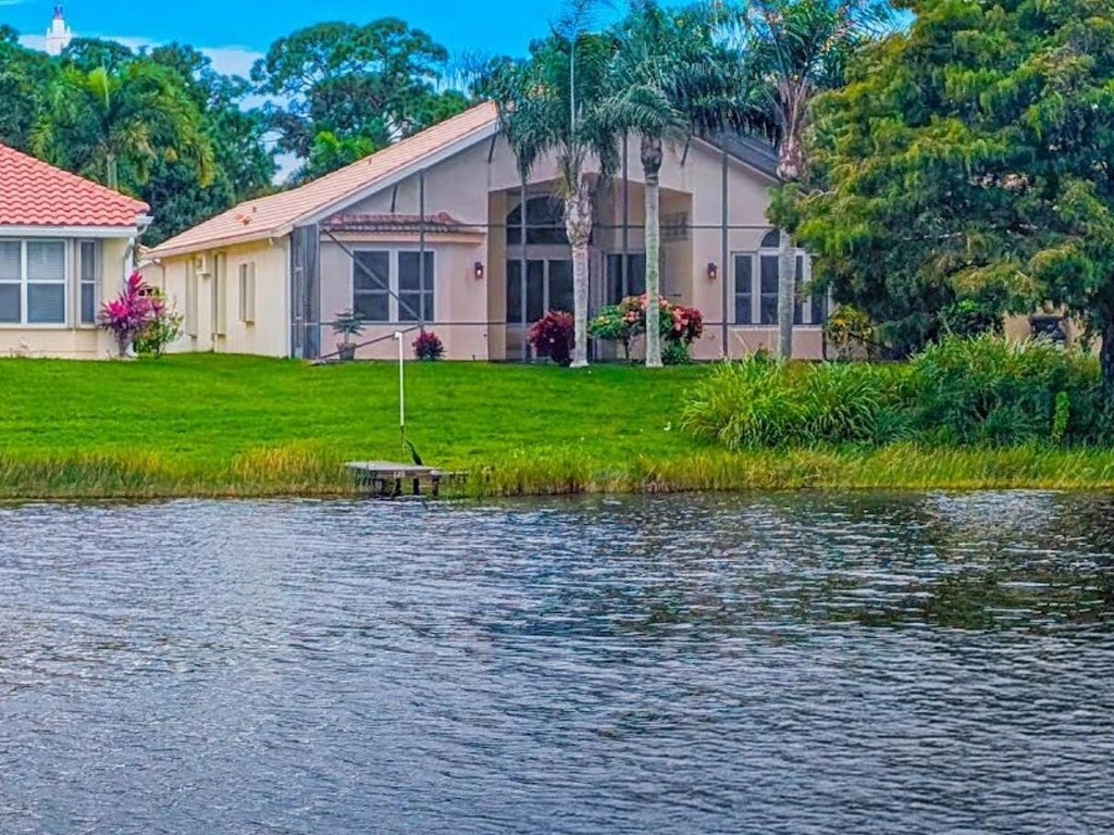 648 Sw Lake Charles Cir, Port Saint Lucie